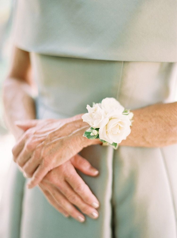 Corsage (wristlet)
